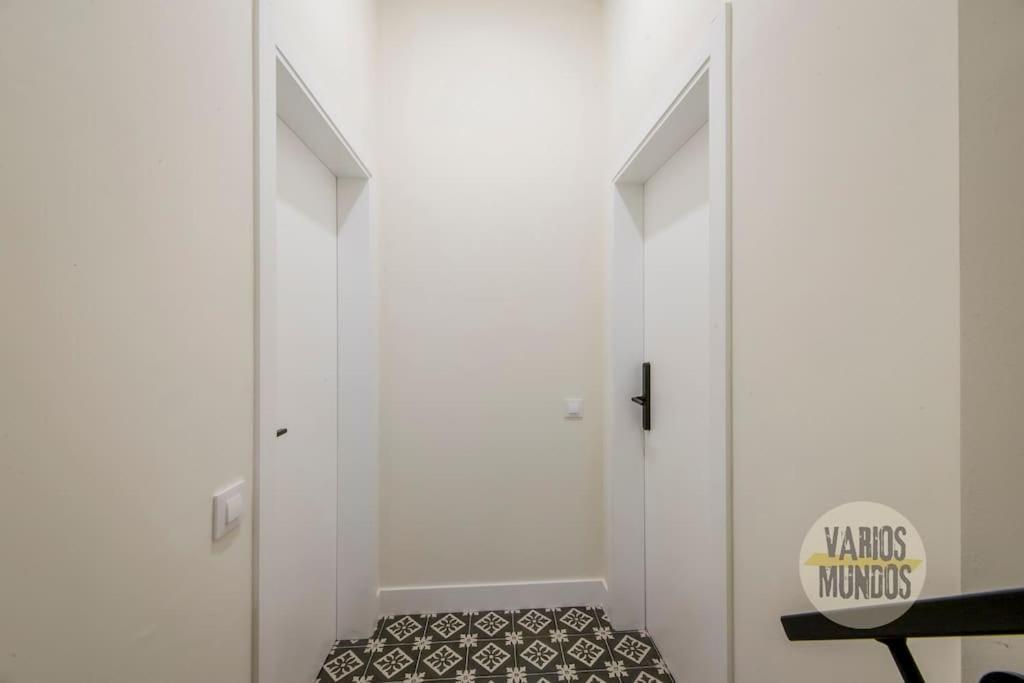Cozy Y Centrico Apt Para 6Pax En Plaza Del Carmen E2 Мадрид Екстер'єр фото