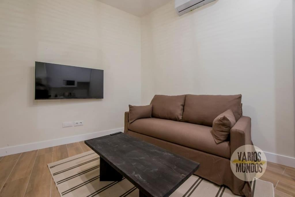 Cozy Y Centrico Apt Para 6Pax En Plaza Del Carmen E2 Мадрид Екстер'єр фото