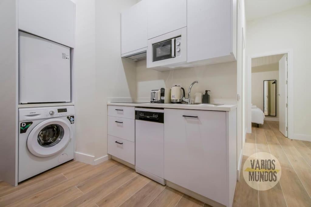 Cozy Y Centrico Apt Para 6Pax En Plaza Del Carmen E2 Мадрид Екстер'єр фото