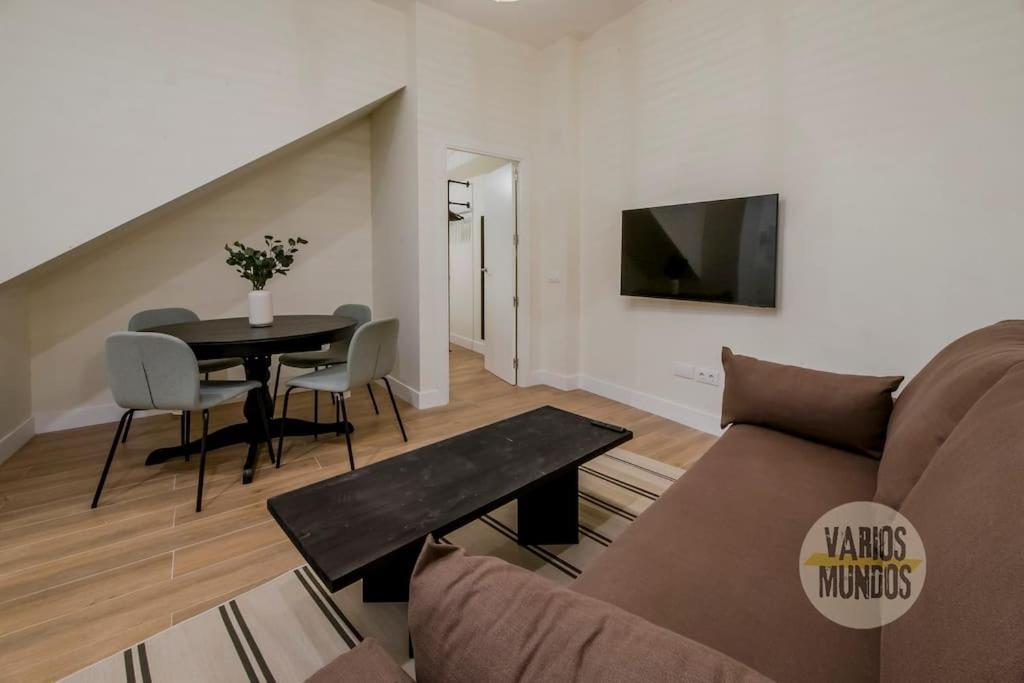 Cozy Y Centrico Apt Para 6Pax En Plaza Del Carmen E2 Мадрид Екстер'єр фото
